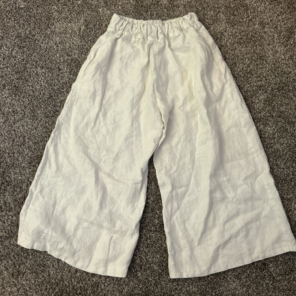 Women's White Linen Capris